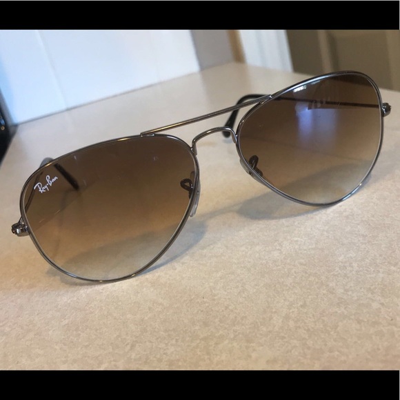 Ray-Ban Aviator Suglasses - Picture 1 of 4